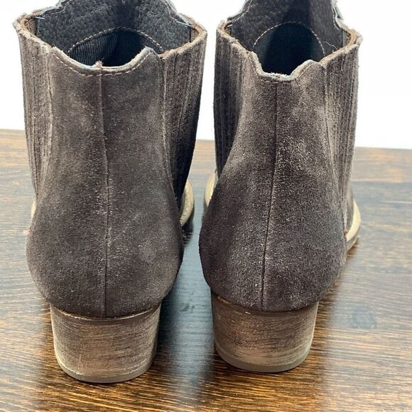 Charles By Charles David Women's Suede Leather Yale Ankle Bootie Brown Size 8.5 - Picture 7 of 9